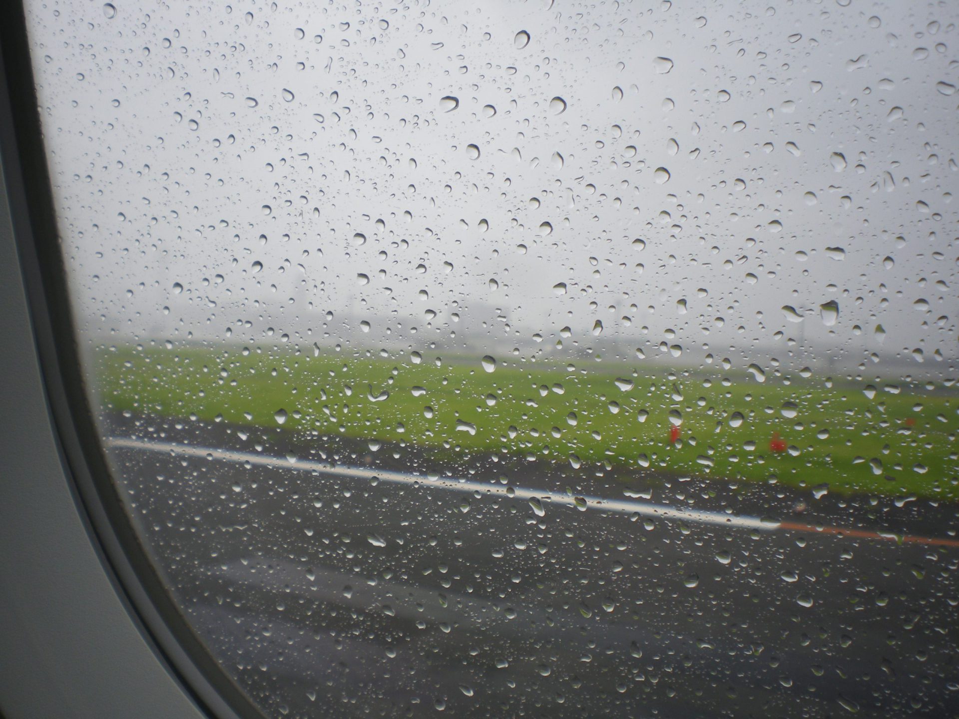 台風飛行機