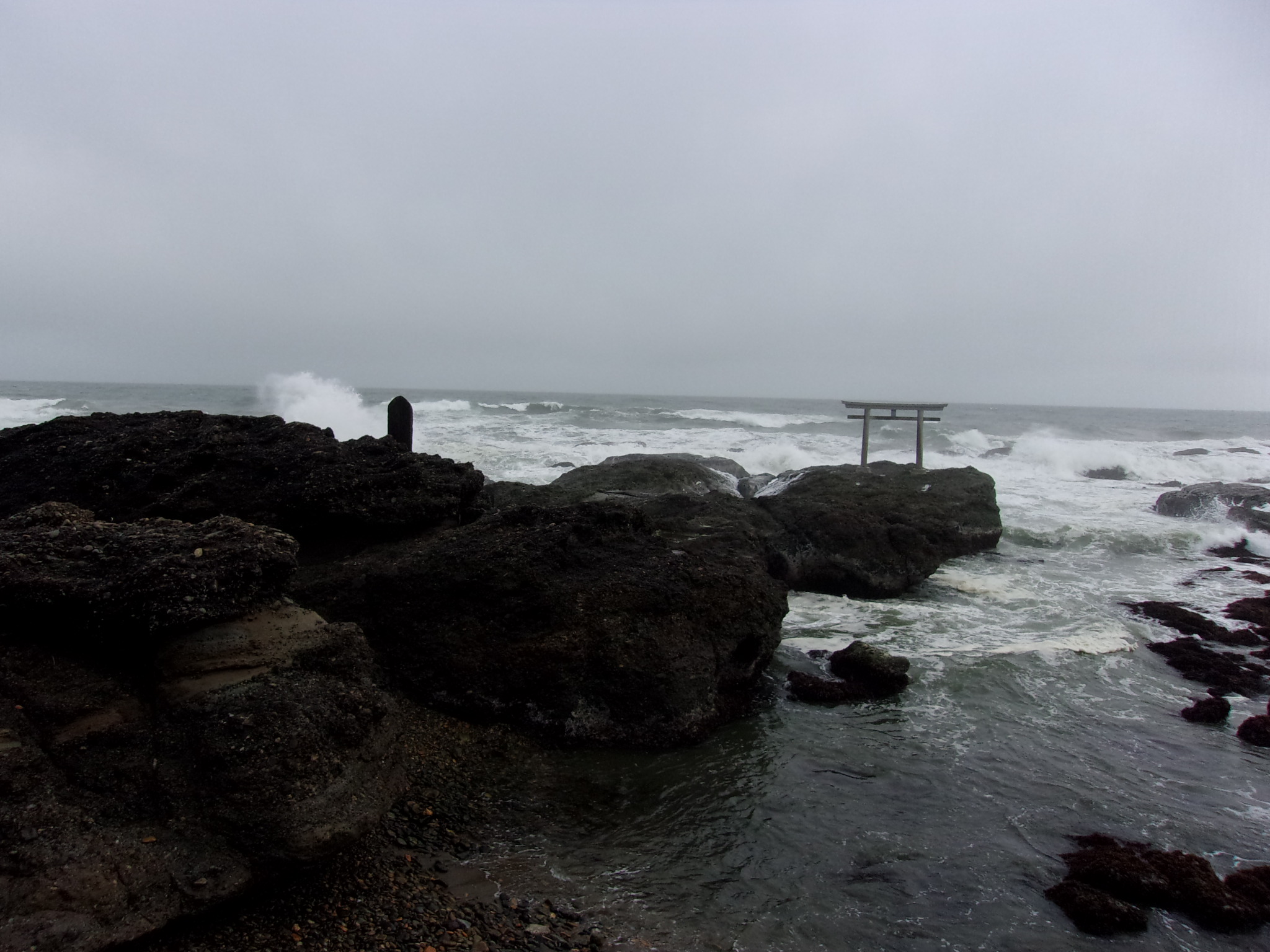 大洗　海　鳥居　250305